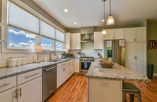 Woodfin House | Scenic Stay at The Caroline Townhome