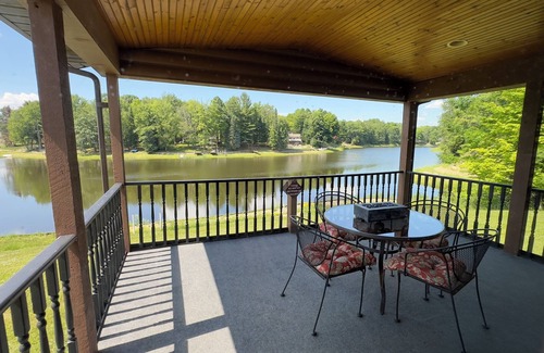 Alger House | Scenic Stay | Indoor Pool, Rowboats & Relaxing Nature Views