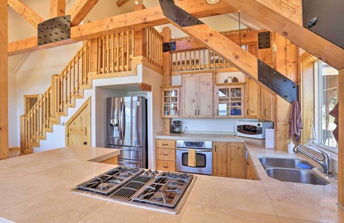 Susanville Cabin | Scenic Susanville Cabin w/Deck on Eagle Lake