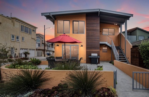 Silver Strand House | Scenic Waterfront Getaway Townhouse with Kayak!