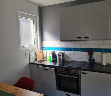 Krefeld Apartment | Schöne 2 Zimmer Apartment City, Netflix &Prime