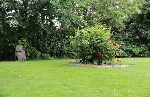 Uttum Apartment | Schöne Ferienwohnung für Eine Person im Müllerhaus Uttum