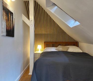 Burgeresch Apartment | Schönes City-Apartment mit 2 Schlafzimmer, Parkplatz, ruhig und hell, D46-DG