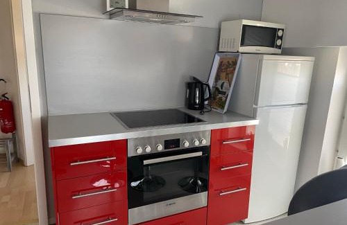 Nord-Mitte House | Schönes einfaches zentrales Zimmer über den Dächern der Stadt