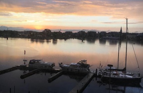 Innenhafen Apartment | Schönes Feriendomizil mit Meerblick Südstrand Nähe Fliegerdeich in Wilhelmshaven