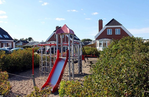Sønderstrand House | Schönes Ferienhaus aus Stein mit 2 Duschbädern, Sauna, Whirlpool und Ofen