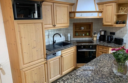 Arnbruck Apartment | Schönes Ferienhaus mit Whirlwanne und Hochwertiger Ausstattung