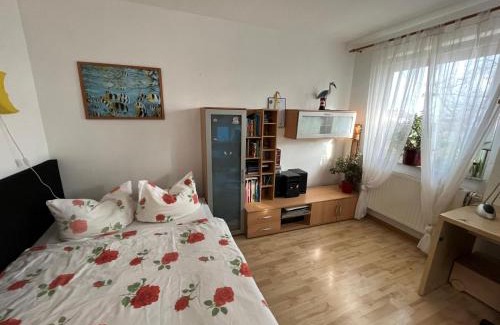 Region Hannover District Apartment | Schönes Haus mit 3 Zimmern Küche Bad & Wohnzimmer 2 Parkplätze