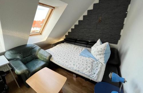 Region Hannover District Apartment | Schönes Haus mit 3 Zimmern Küche Bad & Wohnzimmer 2 Parkplätze