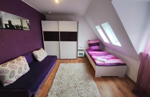 Niederzwehren Apartment | Schickes 110qm Ferienhaus in Nähe VW, Messe,DEZ und Orangerie