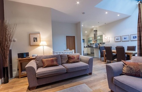 Kenmore Cottage | Schiehallion - sleeps 6 guests in 3 bedrooms