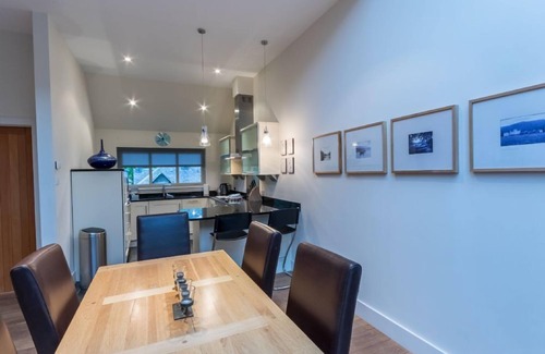Kenmore Cottage | Schiehallion - sleeps 6 guests in 3 bedrooms