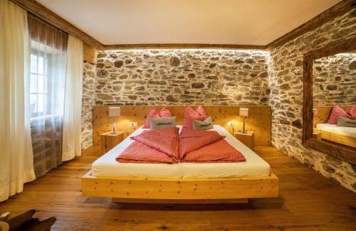 San Leonardo in Passiria Apartment | Schildhof Ebion Schildhofsuite