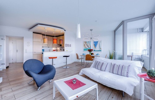 Schleswig Apartment | Schleiverliebt im Wikingturm 19.8 - 19th floor, elevator, balcony, shower, parking space