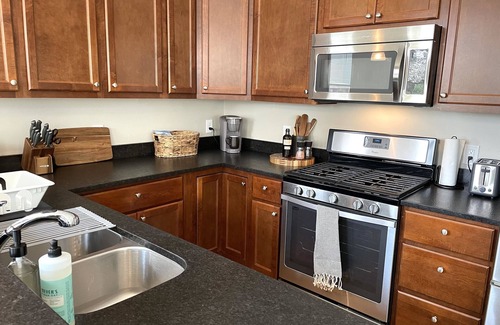 Bay View House | Schlitz Castle: Huge 5BR/4BA Sleeps 12 w/Double Kitchens & Living Rooms