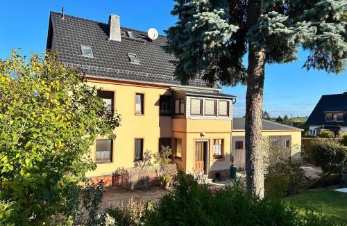 Stolpen Apartment | Schlossblick und Komfort in Stolpen, cleaning included