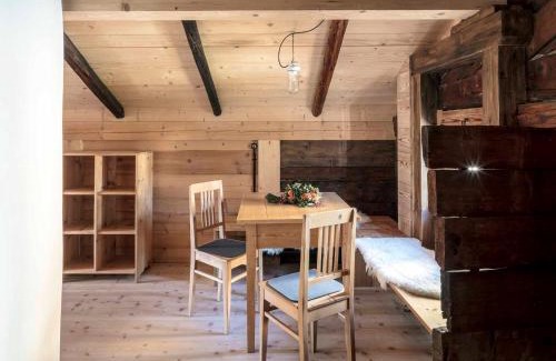 Lam House | Schlosserhaus Lam