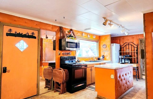 Baker City House | Schmidt Haus Historic 1880 1-bdrm Home Downtown
