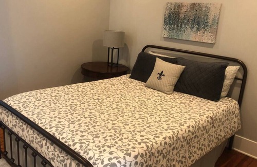 Schnitzelburg House | Schnitzelburg 3 Bedroom - Walk to bars, food!