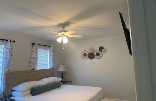 Elizabethtown House | School Village Walk-in shower and jetted tub