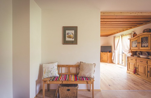 Sankt Wolfgang im Salzkammergut House | 'Schwarzensee' holiday flat with mountain view, shared terrace and Wi-Fi