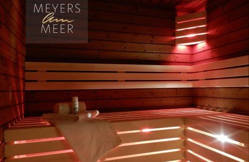 Zierow House | Schwarzes Holzferienhaus mit Sauna - L I E B L I N G S P L A T Z - an der Ostsee, Zierow bei Wismar, Strand 500m, alles inklusive