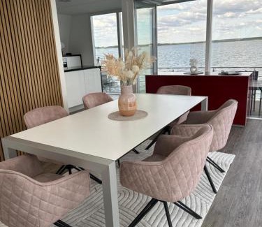 Geierswalde Villa | schwimmende Villa Haus Beach