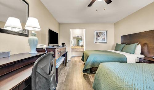 North Fremont Street Hotel | Scottish Fairway Inn
