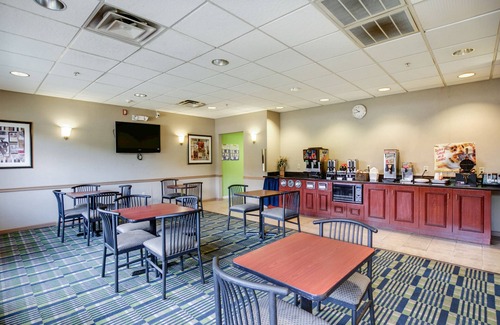 Cedar Knolls Hotel | Scottish Inn