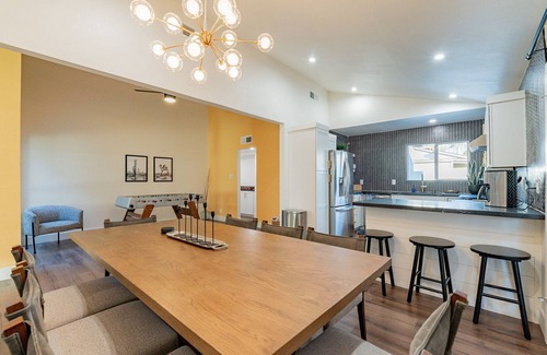 Scottsdale House | Scottsdale/4BR/Heated Pool/Patio/Foosball/Pong/Dogs/8 minutes to Old Town!