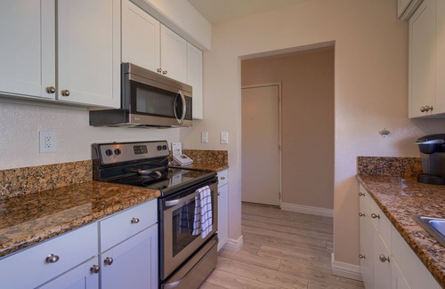 South Scottsdale Condo | SCOTTSDALE CONDO/OLDTOWN ACROSS STREET FROM FASHION SQUARE MALL.NEW REMODEL