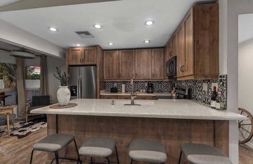 Shea North Estates House | Scottsdale FREE Heated Pool & Private Pickle Ball