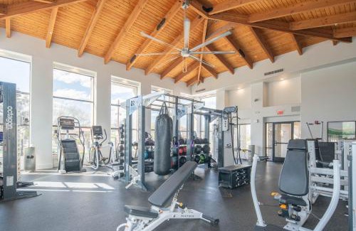 Kierland Apartment | Scottsdale Stay - Parking - Pool - King Beds - N272