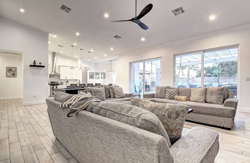 Paradise Valley Village House | ScottsdaleStays-The Ultimate 10BDRM-6BATH Estate – Huge Pool, Spa, Sport Courts.