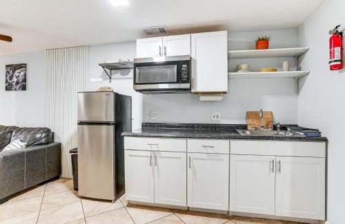 University Apartment | Screened Porch Tampa Studio 4 Mi to Busch Gardens