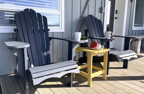 Washington Apartment | Sculpin Studio - Steps to Beach - Ocean View, Dog Friendly!