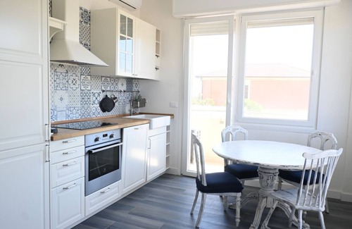 Senigallia Apartment | SE169 – Senigallia, Three-Room Apartment Facing the Sea with Air Conditioning