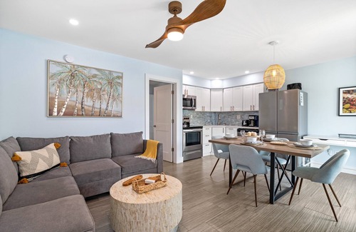 Siesta Key Village House | Sea Angel - Pet Friendly, Located in Siesta Key Village, Steps to Siesta Key Beach!