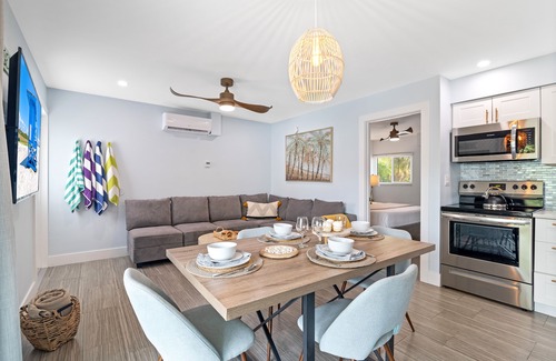 Siesta Key Village House | Sea Angel | Pet Friendly, Located in Siesta Key Village, Steps to Siesta Key Beach!