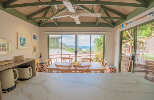 Point Lookout Apartment | Sea'Batical - Beachside Bliss – 2 Bedroom Apartment Just 50m from Main Beach