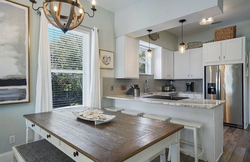 Gulf Pines House | Sea Biscuit - Beach Cottage Near the Water with Secluded Pool