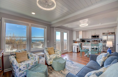 Surf City House | "Sea Biscuit" - Charming Updated Oceanfront Cottage