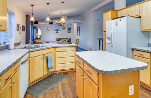 Yachats House | Sea Break - Ocean view with Hot tub