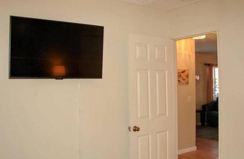 Palm Beach - West Palm Beach Apartment | Sea Breeze-2 BR Apartment- Centrally Located