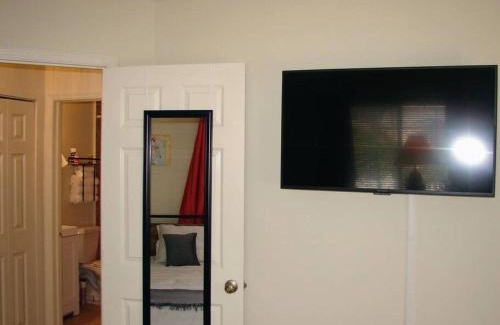 Palm Beach - West Palm Beach Apartment | Sea Breeze-2 BR Apartment- Centrally Located