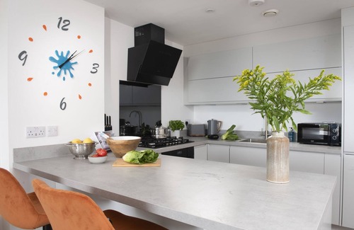 Lusty Glaze Apartment | Sea Breeze - a sea view apartment just moments from Lusty Glaze Beach