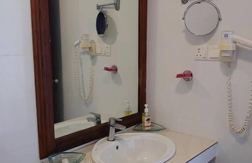 Hikkaduwa Hotel | Sea Breeze Ambalangoda