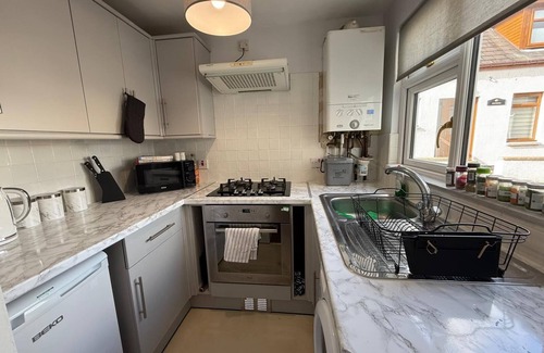 Nairn Cottage | Sea Breeze Cottage - Historic Fishertown, 2 minute walk from Nairn's beaches