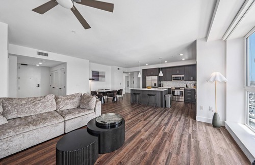 Marina del Rey Apartment | Sea Breeze Escape 3BR Coastal Gem w/2 Balconies