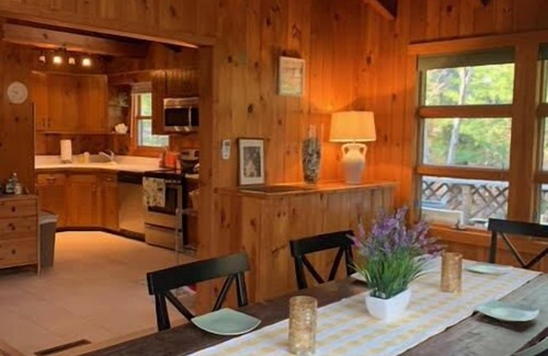 Baiting Hollow House | Sea Breeze: Hot Tub, Steps to Beach, Near Vineyards